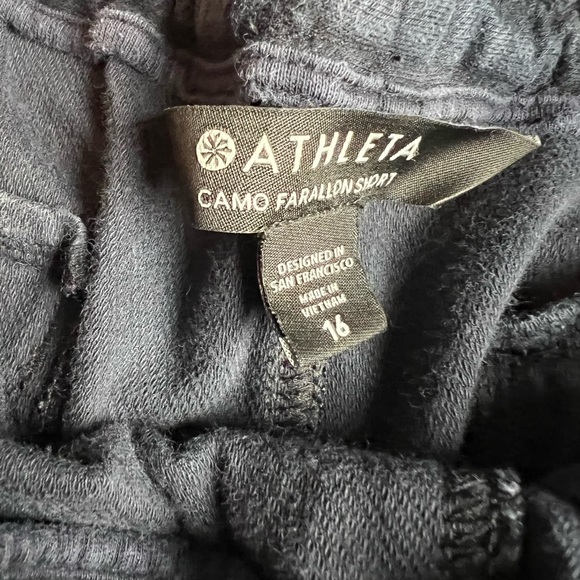 Athleta Camo Farallon Short-‎ 16 - Picture 5 of 6